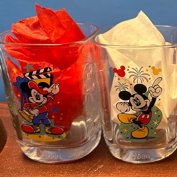 Set of 4 New No Box Walt Disney Glasses - Picture 1 of 2
